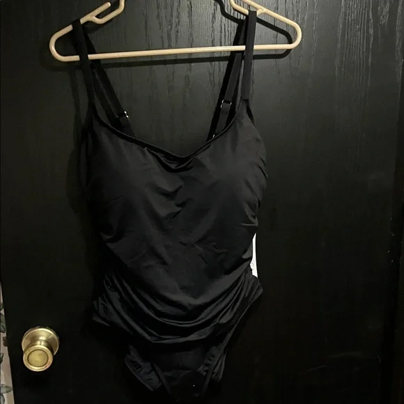 👙SWIMSUIT 🩱 SUMMER La Blanca Classic Black One-Piece Swimsuit - Picture 1 of 8